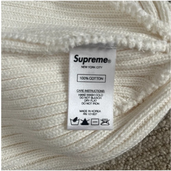 Preloved cream Supreme beanie - Picture 4 of 6